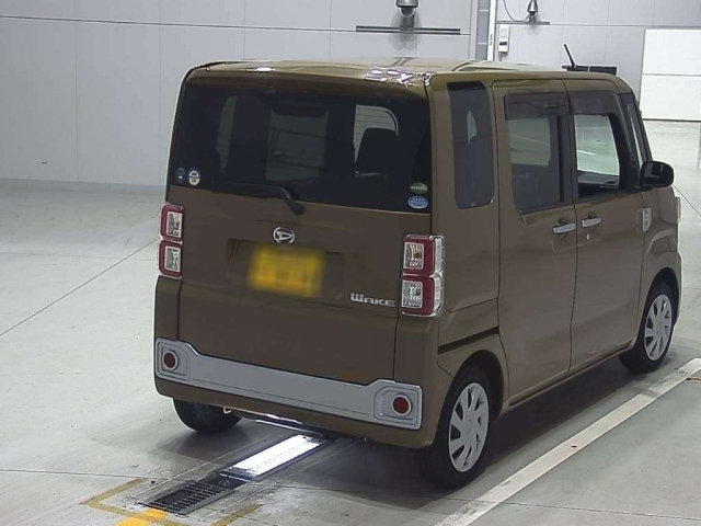 DAIHATSU WAKE