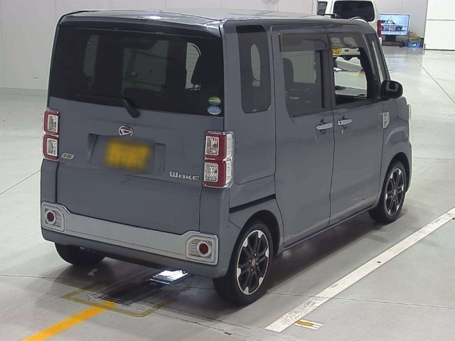 DAIHATSU WAKE