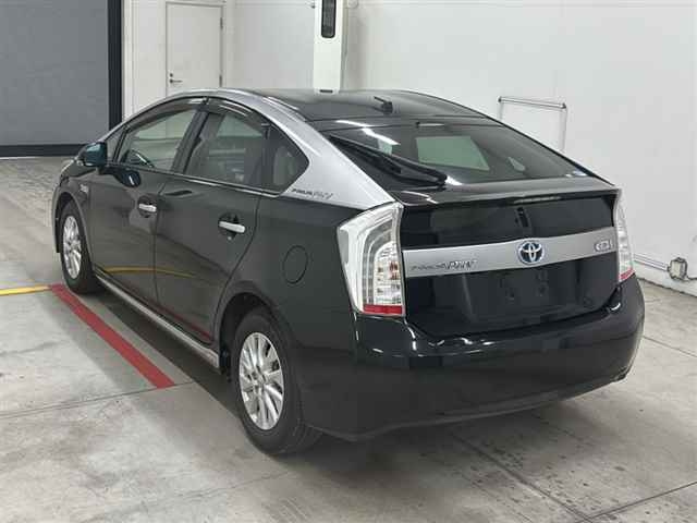 TOYOTA PRIUS PHV
