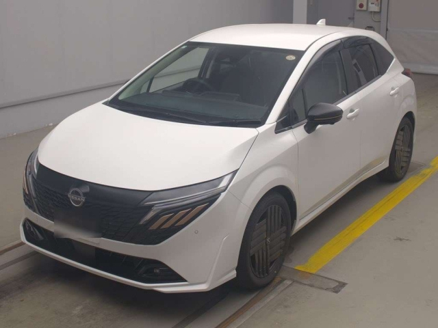 NISSAN AURA