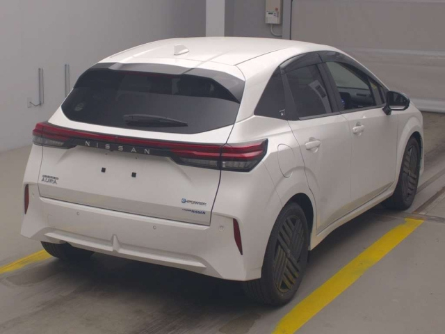 NISSAN AURA