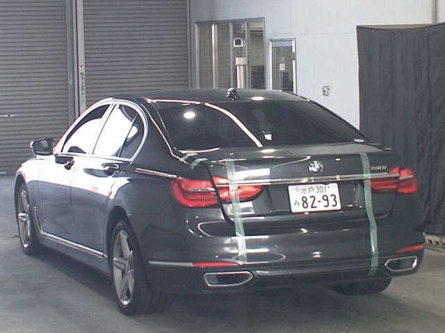 BMW 7 SERIES