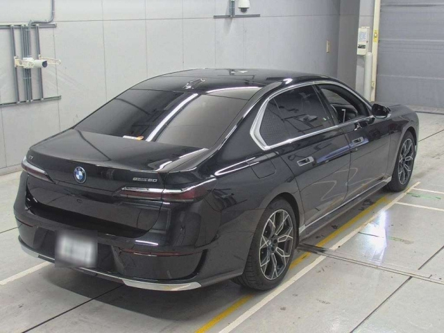 BMW I7