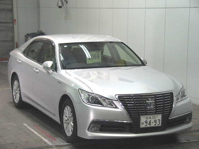 TOYOTA CROWN