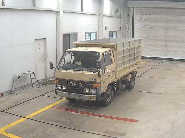 TOYOTA DYNA