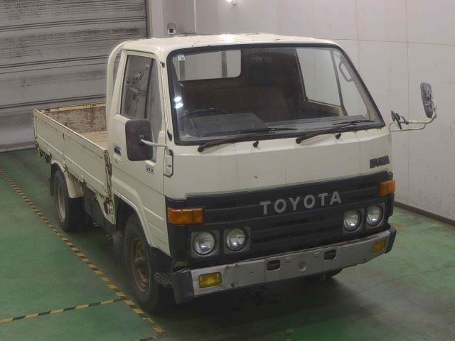 TOYOTA DYNA