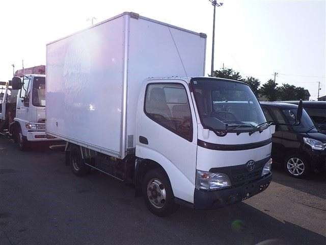 TOYOTA DYNA