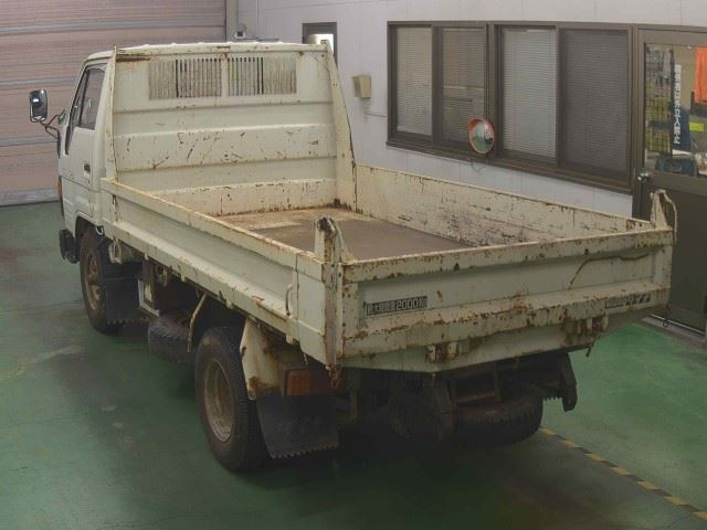 TOYOTA DYNA