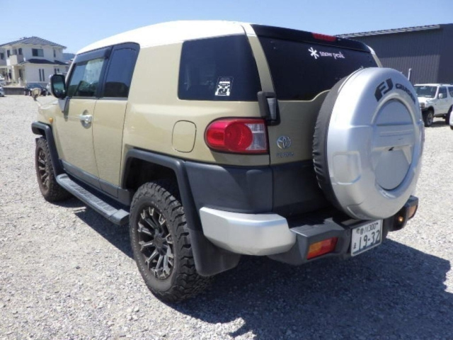 TOYOTA FJ CRUISER