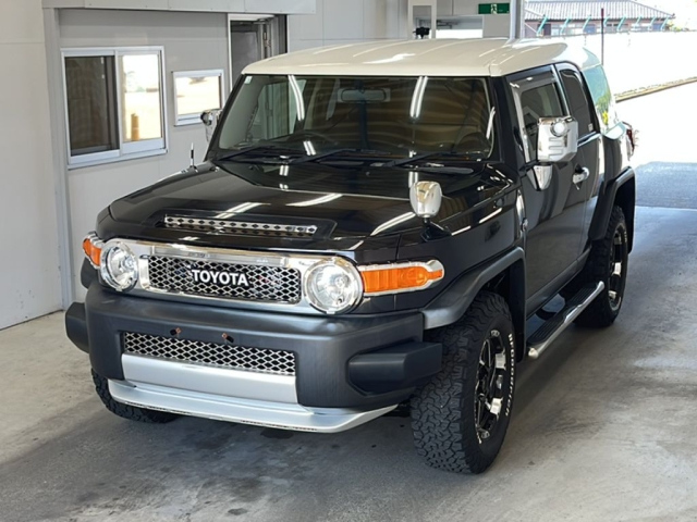 TOYOTA FJ CRUISER