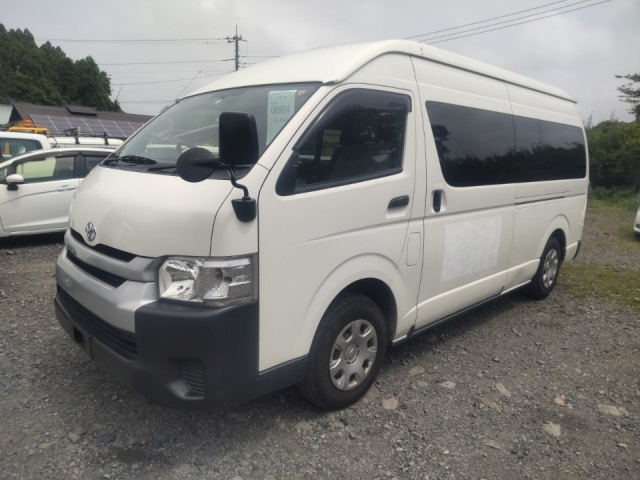 TOYOTA HIACE
