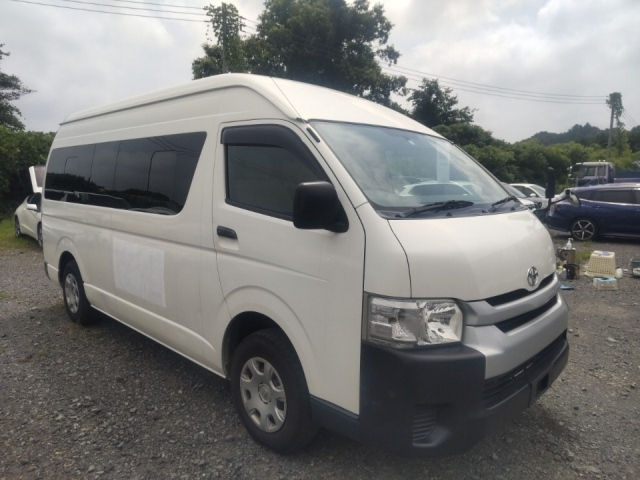 TOYOTA HIACE