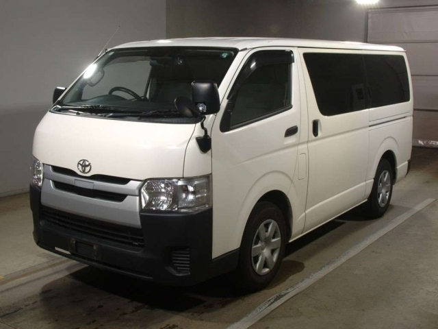 TOYOTA HIACE VAN