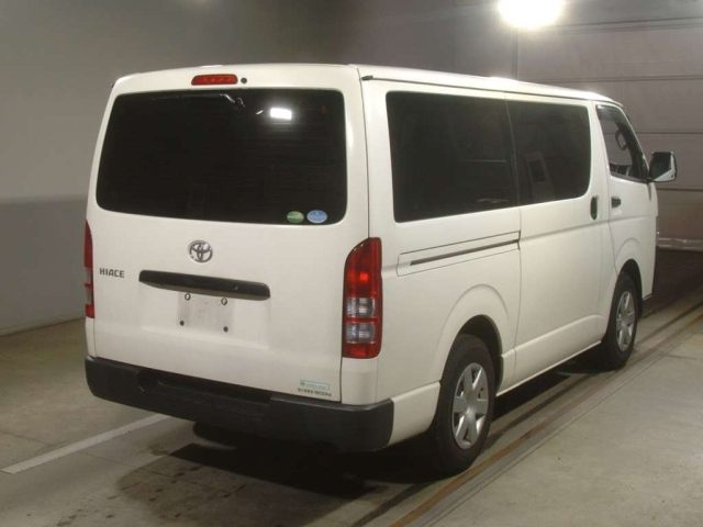 TOYOTA HIACE VAN
