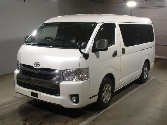 TOYOTA HIACE VAN