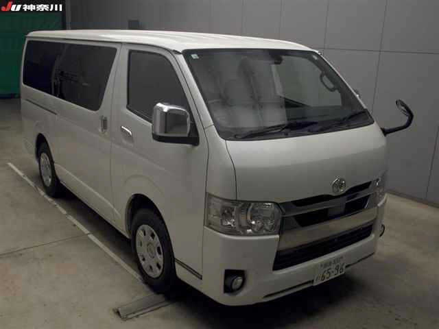 TOYOTA HIACE VAN