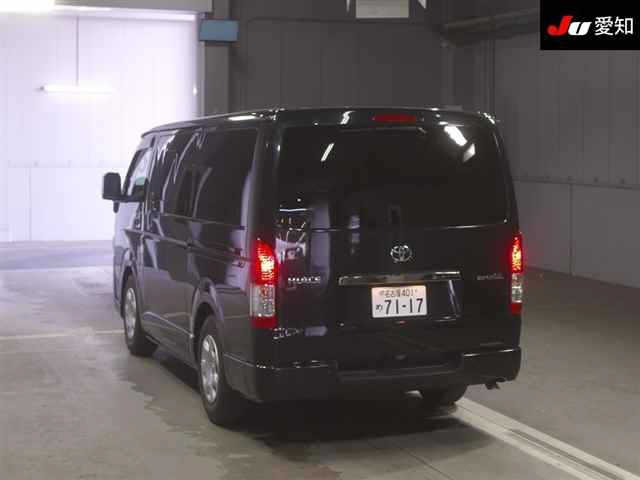 TOYOTA HIACE VAN