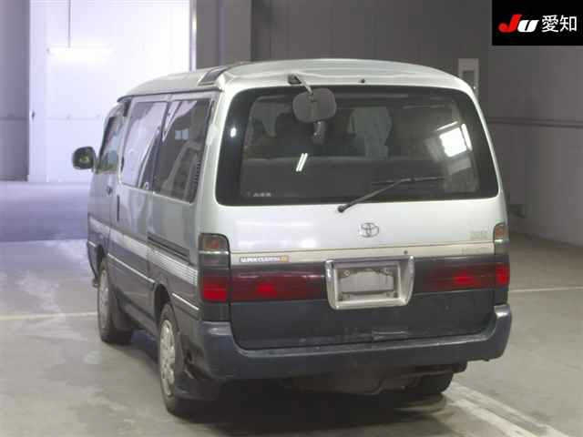 TOYOTA HIACE
