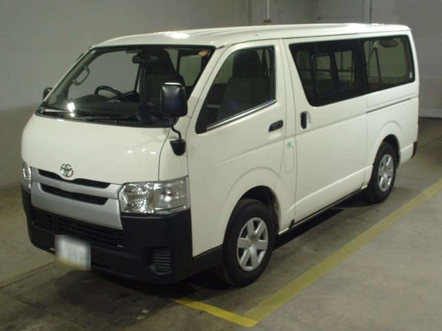 TOYOTA HIACE VAN