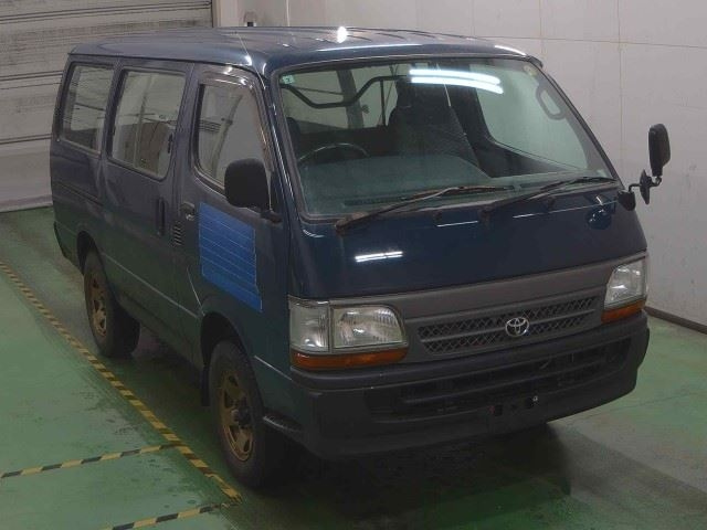 TOYOTA HIACE VAN