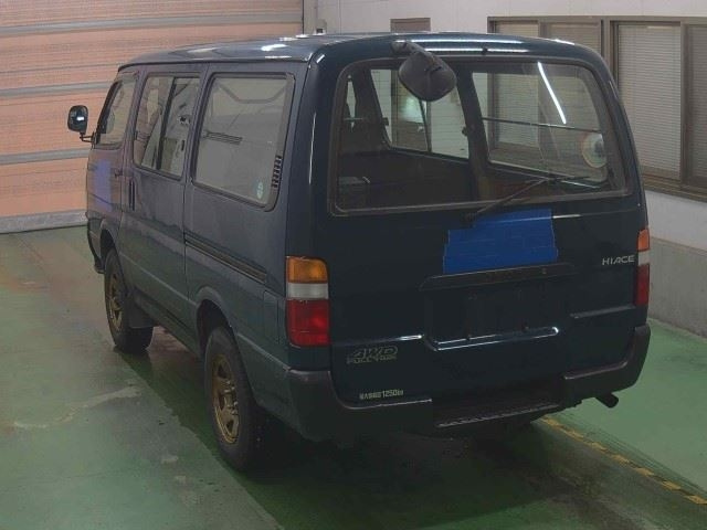TOYOTA HIACE VAN