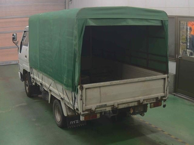 TOYOTA HIACE TRUCK