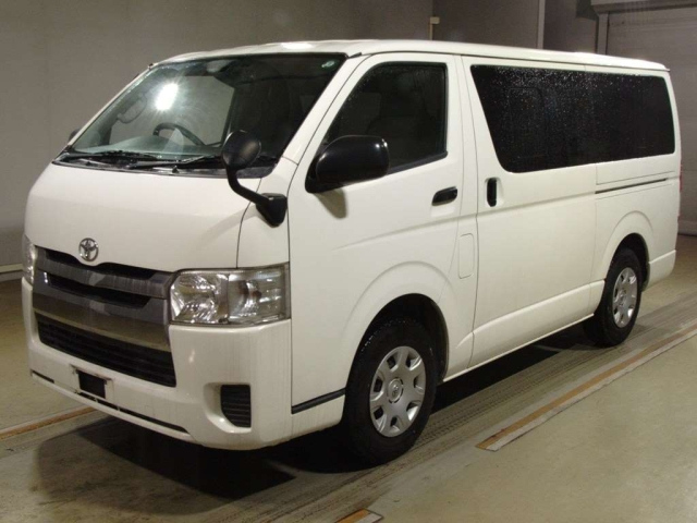 TOYOTA HIACE VAN