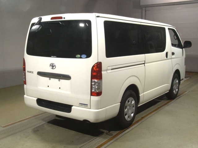 TOYOTA HIACE VAN