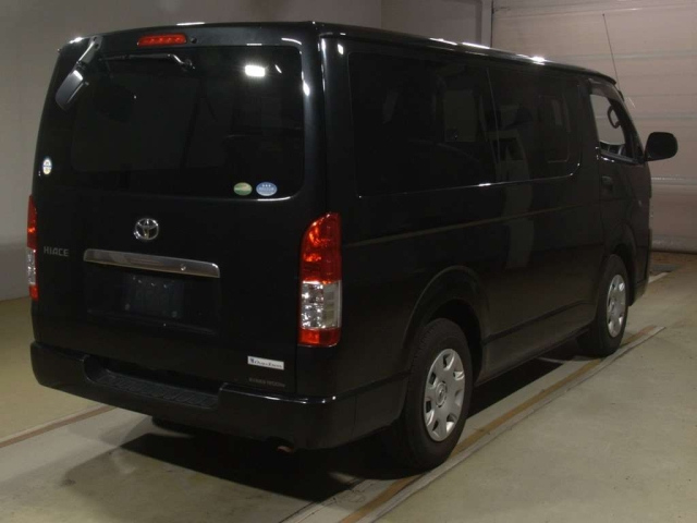 TOYOTA HIACE VAN