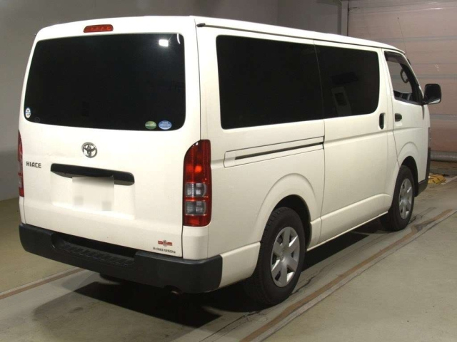 TOYOTA HIACE VAN