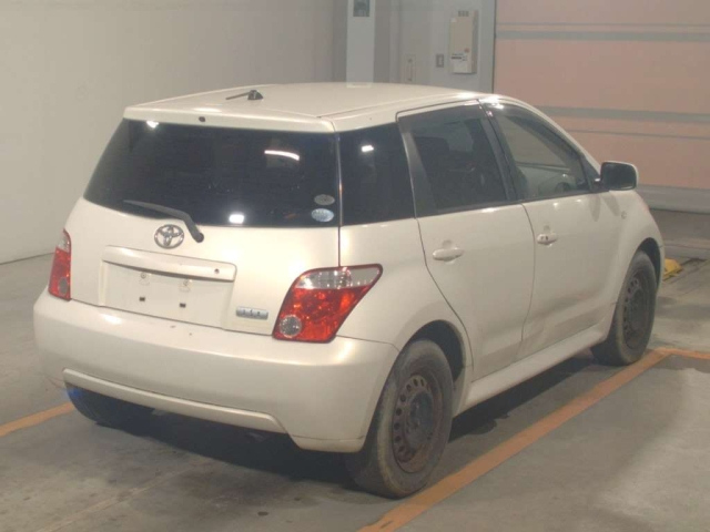 TOYOTA IST