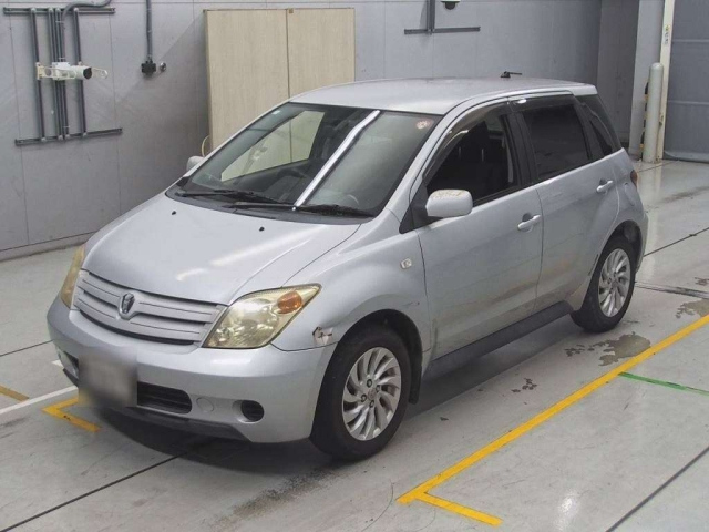 TOYOTA IST