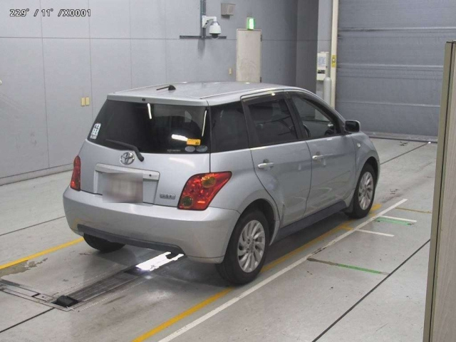TOYOTA IST