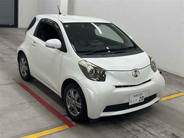 TOYOTA IQ