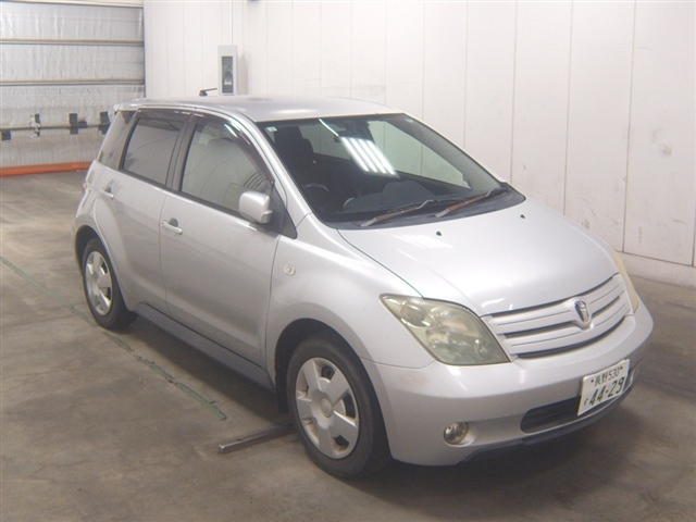 TOYOTA IST
