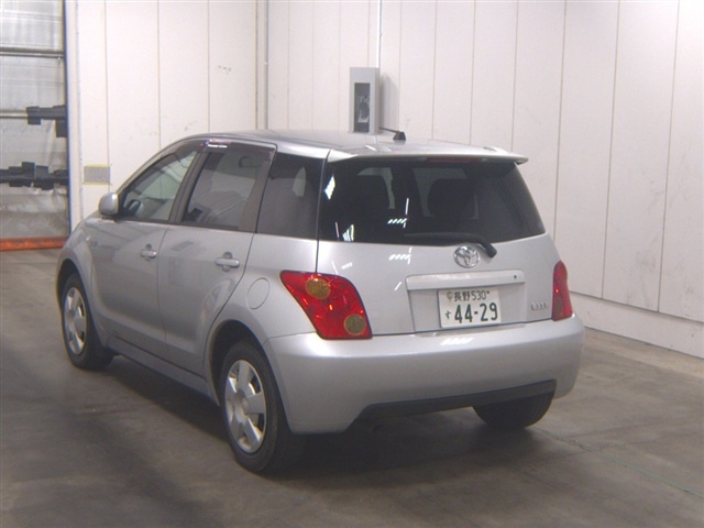 TOYOTA IST