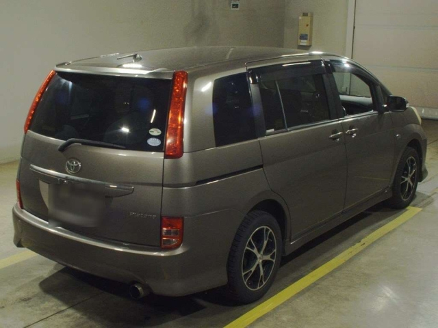 TOYOTA ISIS