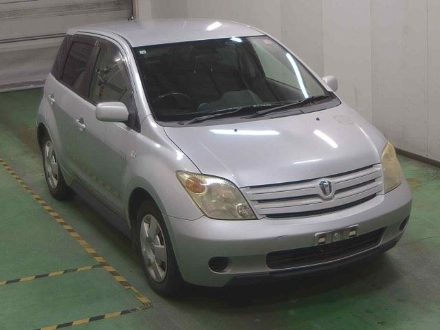 TOYOTA IST