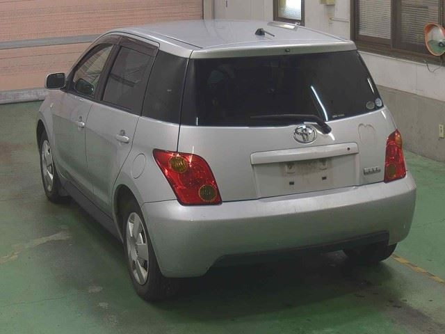 TOYOTA IST