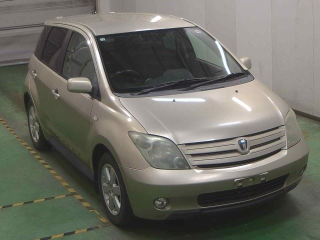TOYOTA IST
