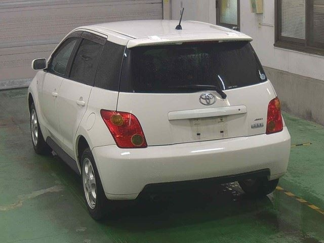 TOYOTA IST