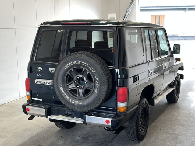 TOYOTA LAND CRUISER
