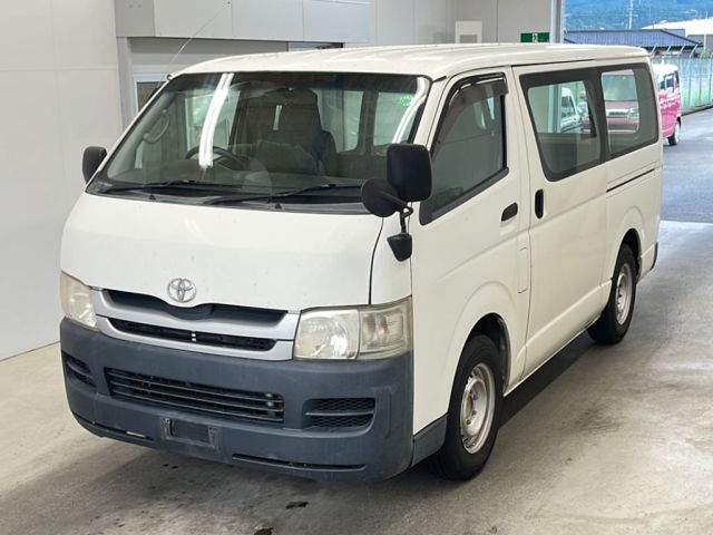 TOYOTA HIACE VAN