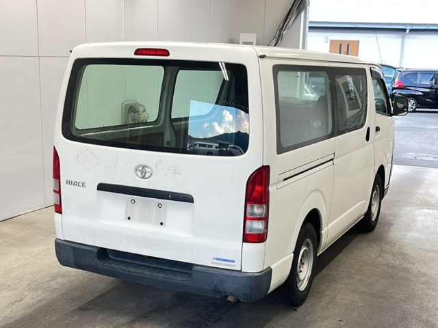 TOYOTA HIACE VAN