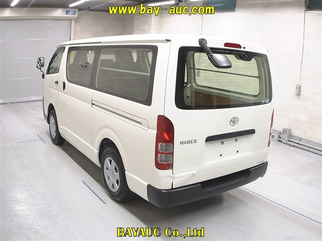 TOYOTA HIACE VAN