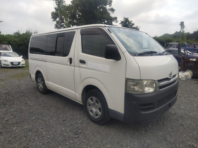TOYOTA HIACE VAN