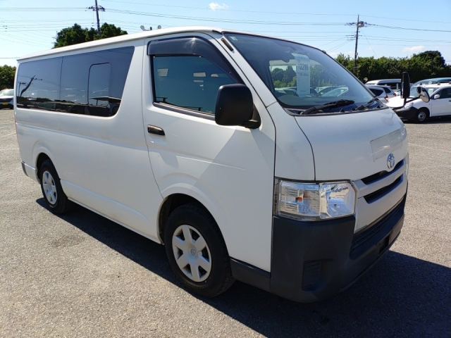 TOYOTA HIACE VAN