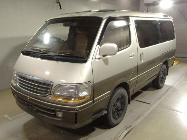 TOYOTA HIACE