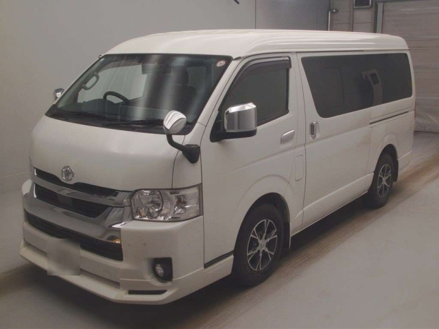 TOYOTA HIACE