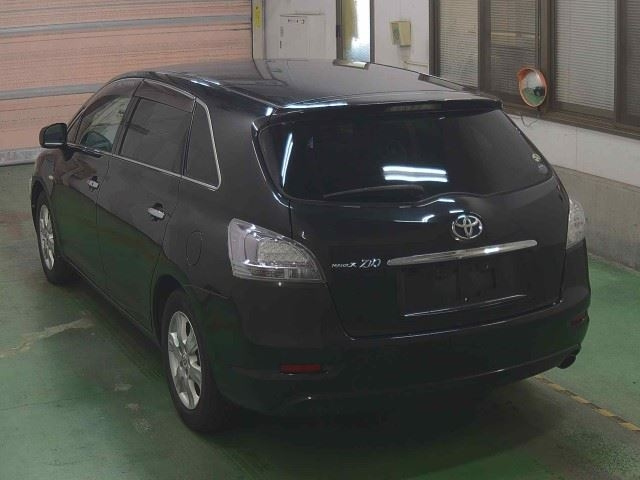 TOYOTA MARK X ZIO